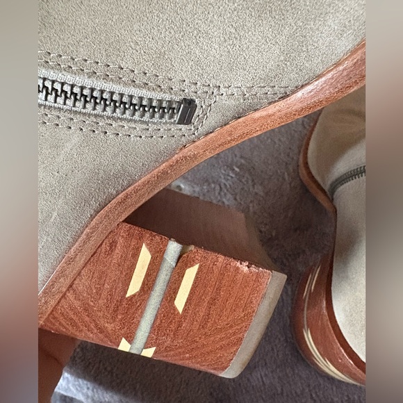 FRYE Pia Sedona Suede block inlay wood heel Boots Size 6 RARE - Picture 11 of 15